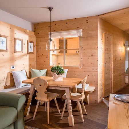 Aparthotel Nei Y Suredl Nevesole Corvara Pokoj fotografie