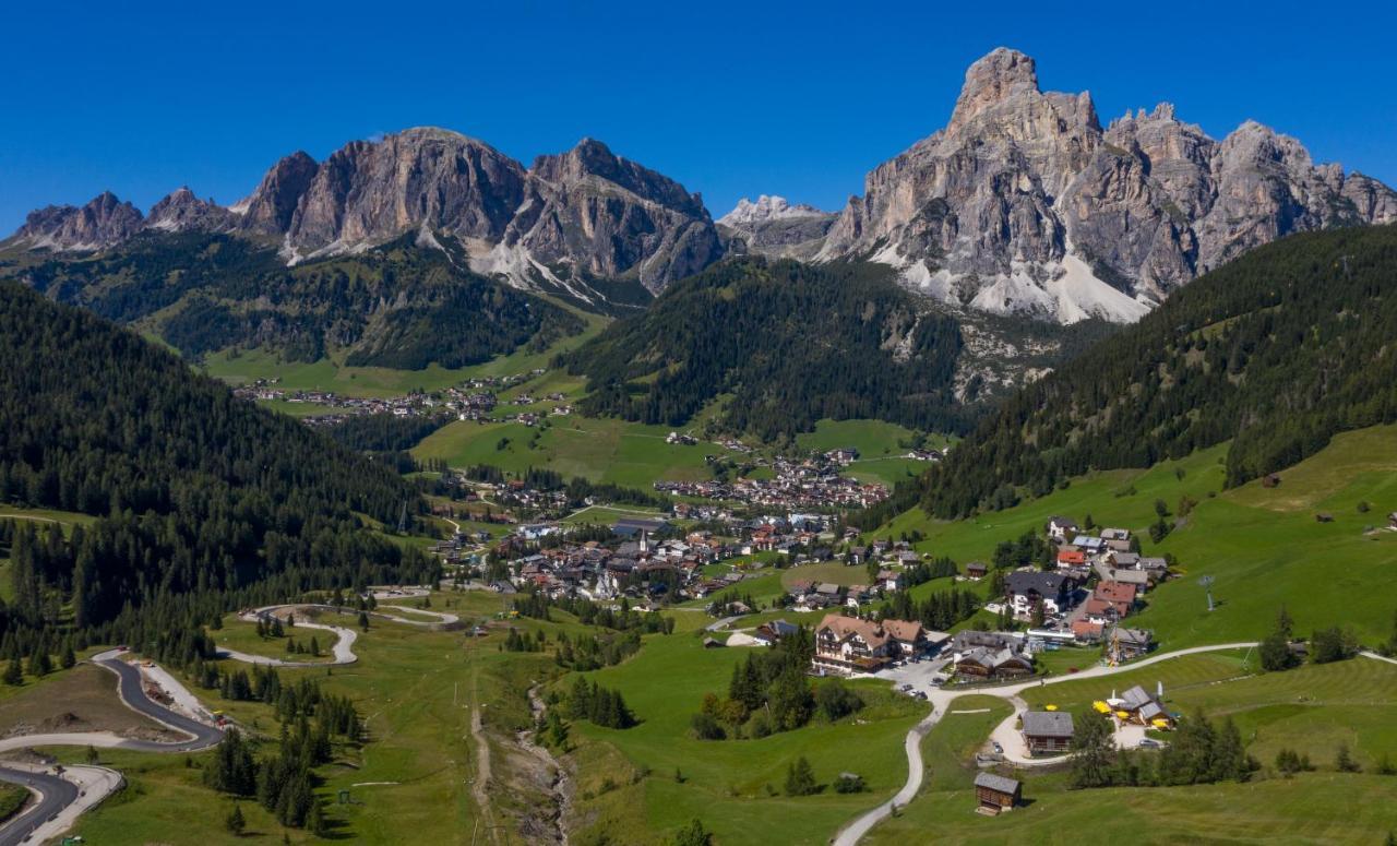 Aparthotel Nei Y Suredl Nevesole Corvara Exteriér fotografie