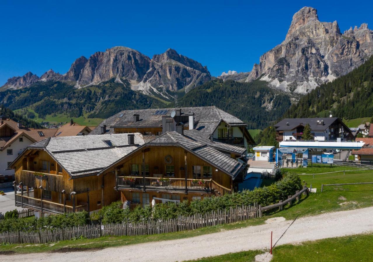 Aparthotel Nei Y Suredl Nevesole Corvara Exteriér fotografie