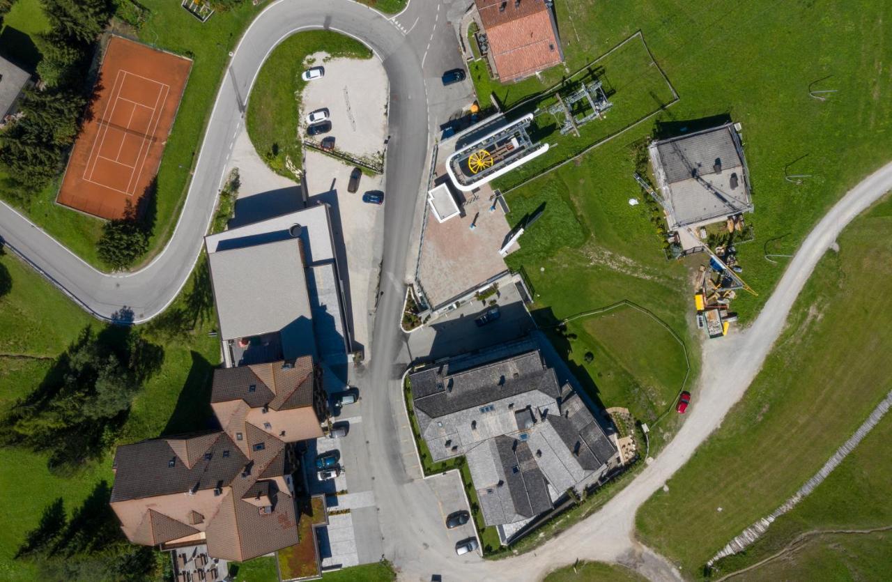 Aparthotel Nei Y Suredl Nevesole Corvara Exteriér fotografie