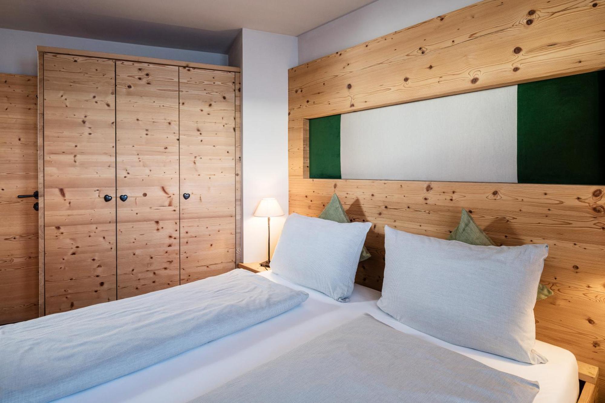 Aparthotel Nei Y Suredl Nevesole Corvara Pokoj fotografie