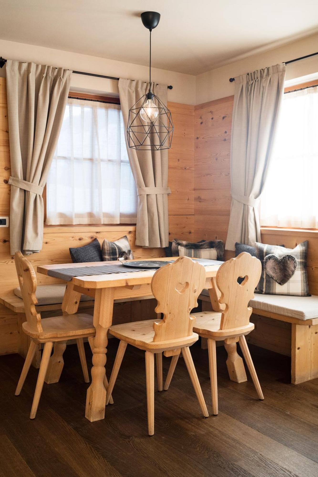 Aparthotel Nei Y Suredl Nevesole Corvara Pokoj fotografie