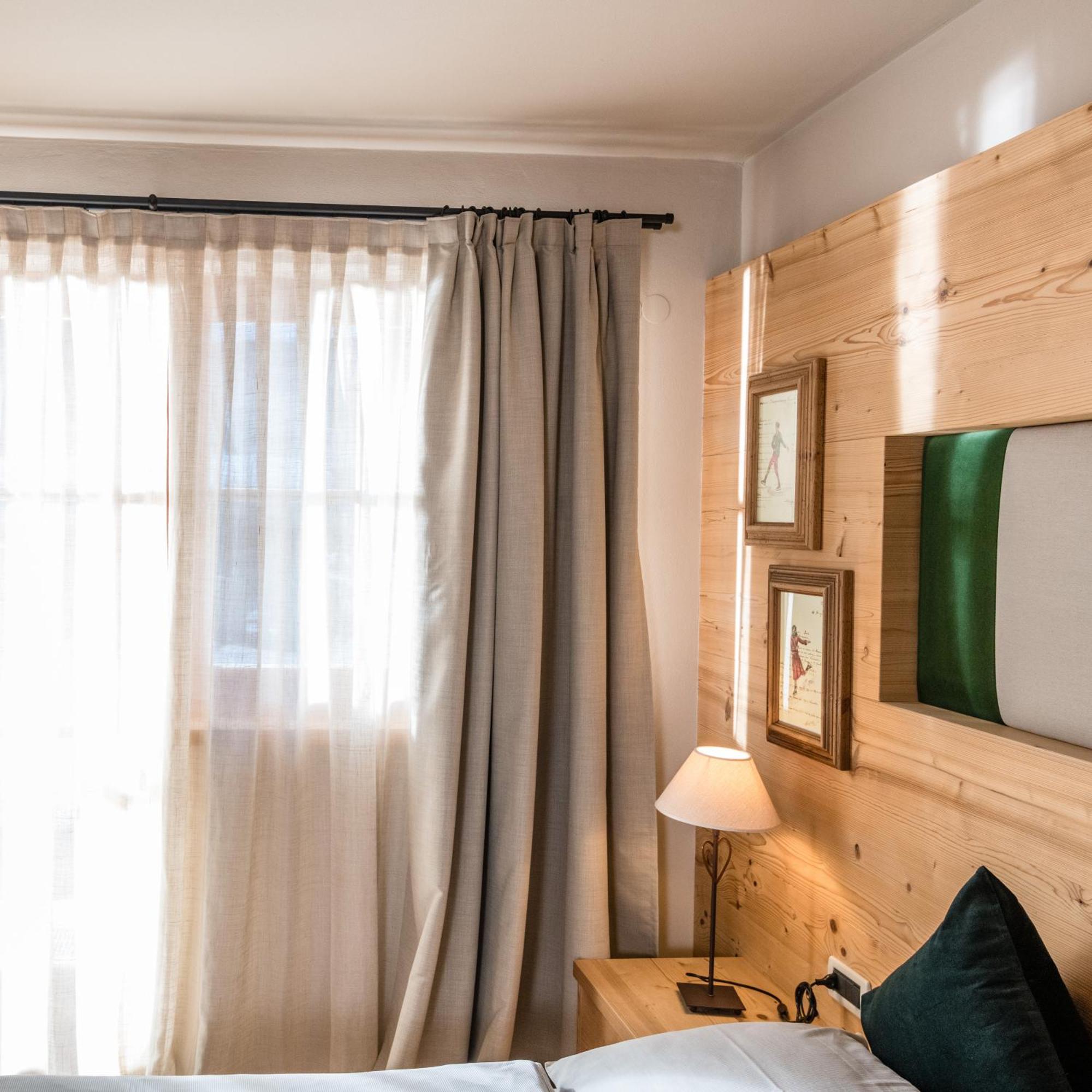 Aparthotel Nei Y Suredl Nevesole Corvara Pokoj fotografie